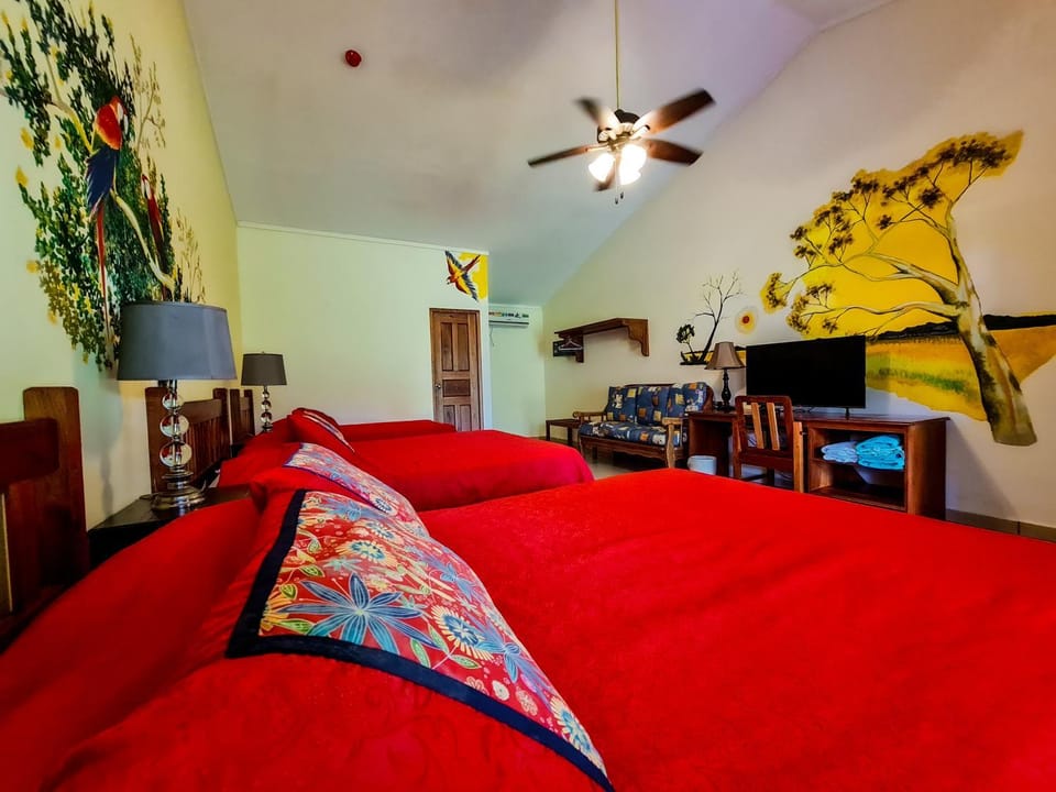 Bed, TV and multimedia, Photo of the whole room, Bedroom, air conditioner