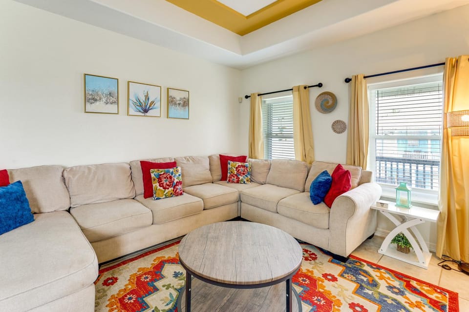 Steps to Beach: Oceanside Townhome w/ Heated Pool House in South Padre Island