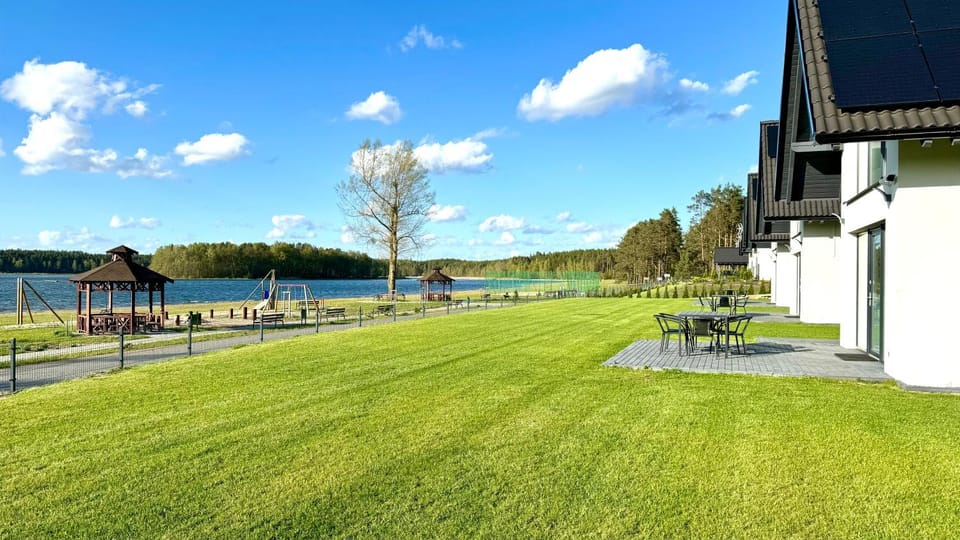 View (from property/room), Garden view, Lake view