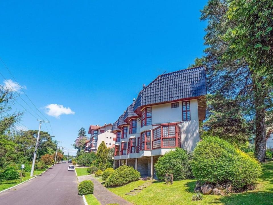 Vista Real 102 - Apartamento à 4 minutos da Rua Co Apartment in Gramado