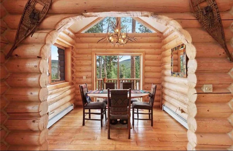 Breck Cabin Mins from Town & Lifts Hot Tub Cabin in Breckenridge