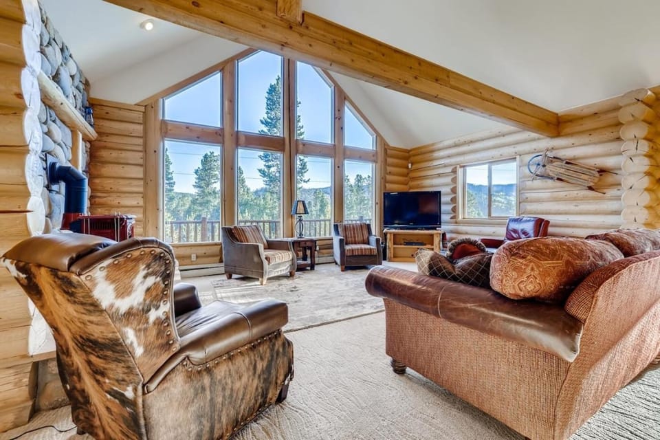 Breck Cabin Mins from Town & Lifts Hot Tub Cabin in Breckenridge