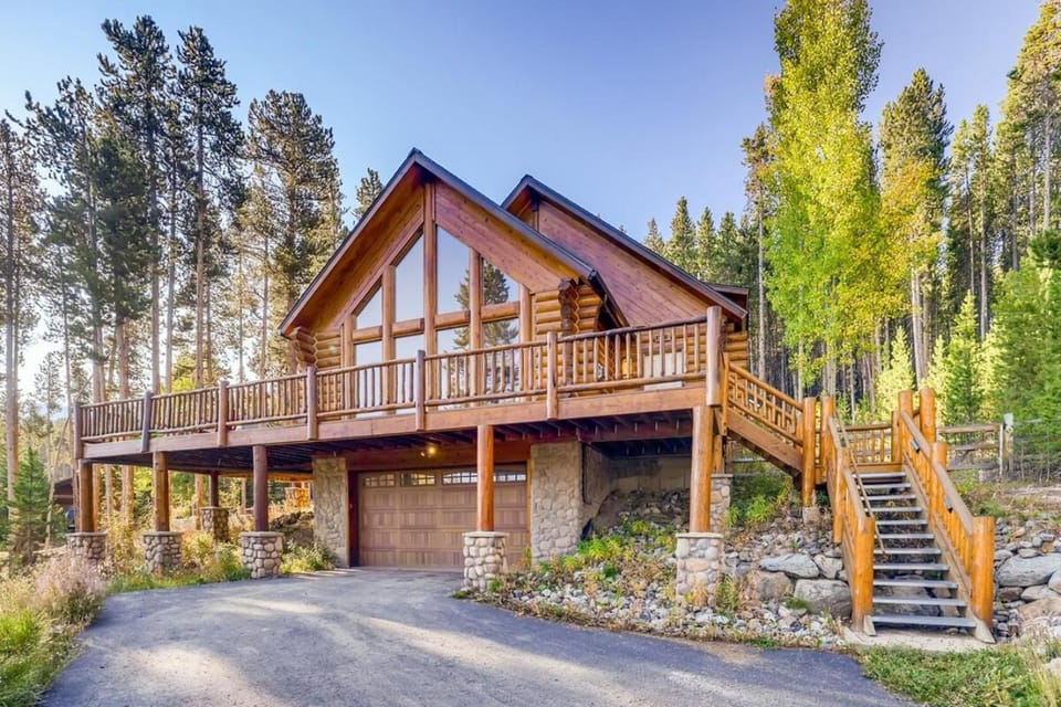 Breck Cabin Mins from Town & Lifts Hot Tub Cabin in Breckenridge