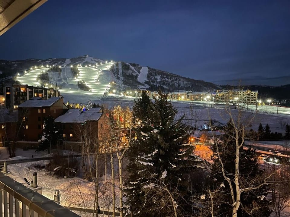 Penthouse Condo in the Heart of the Ski Area! House in Steamboat Springs