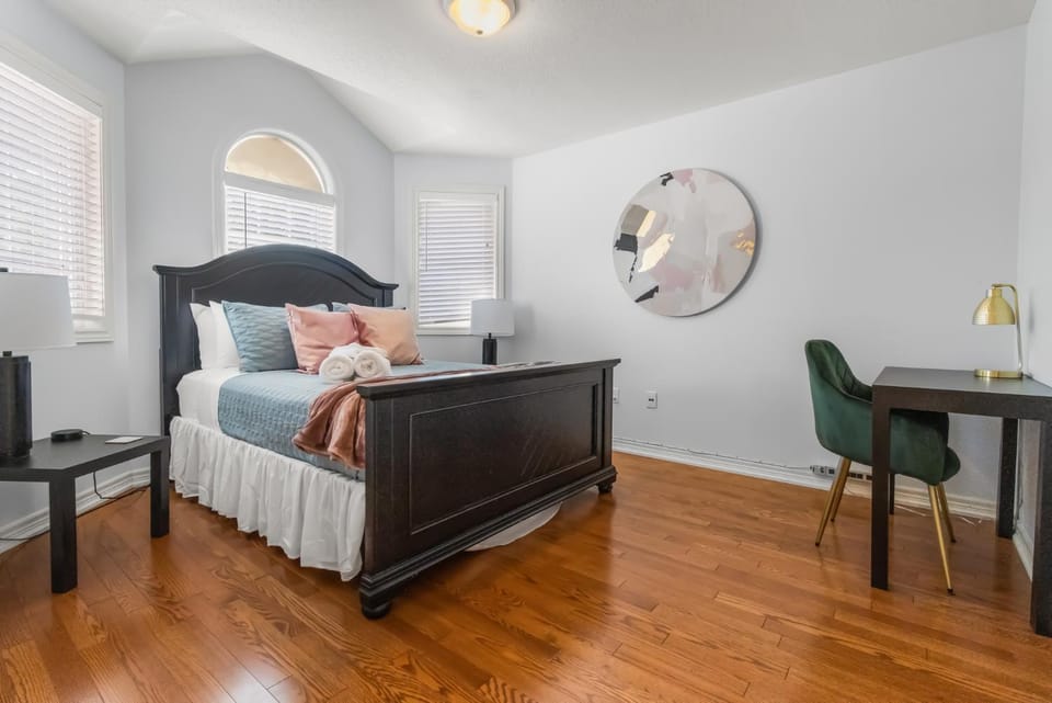 Cozy Niagara Retreat Near Wineries & Falls House in Niagara-on-the-Lake