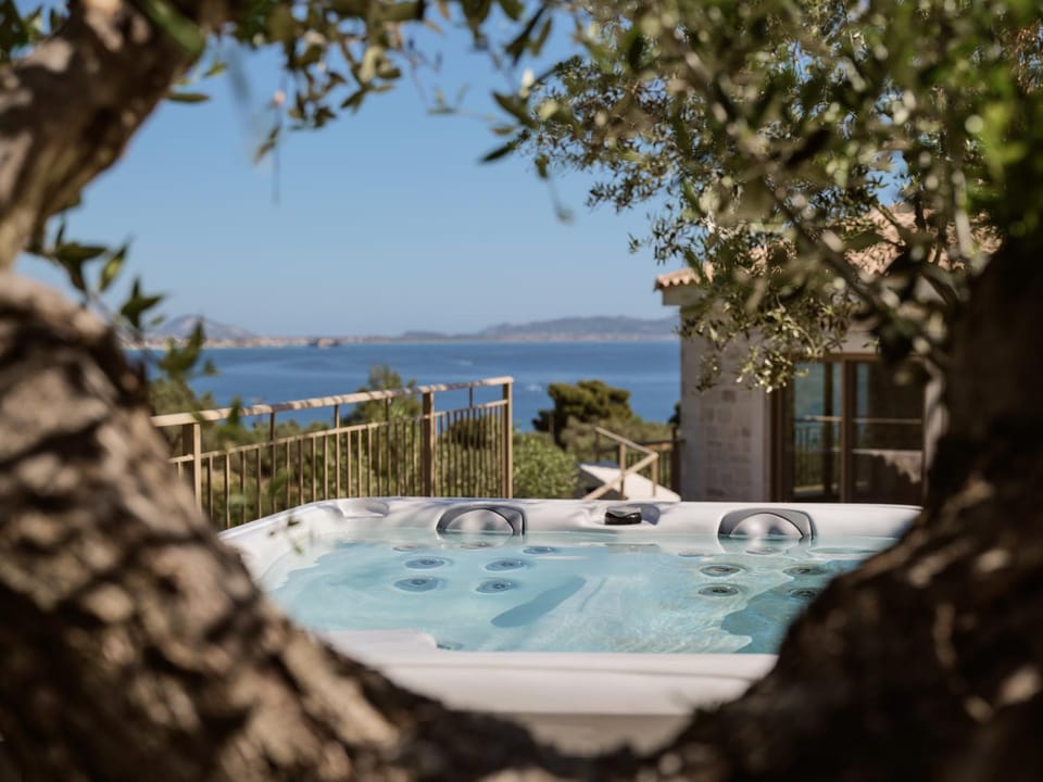 Day, Natural landscape, Hot Tub, Pool view, Sea view