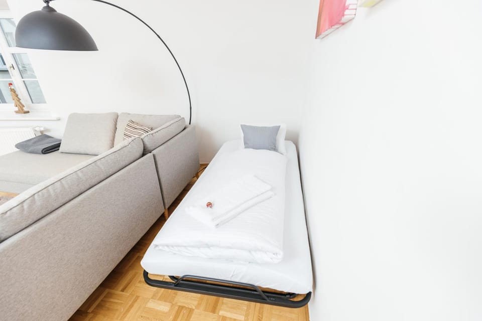 Bed, Living room