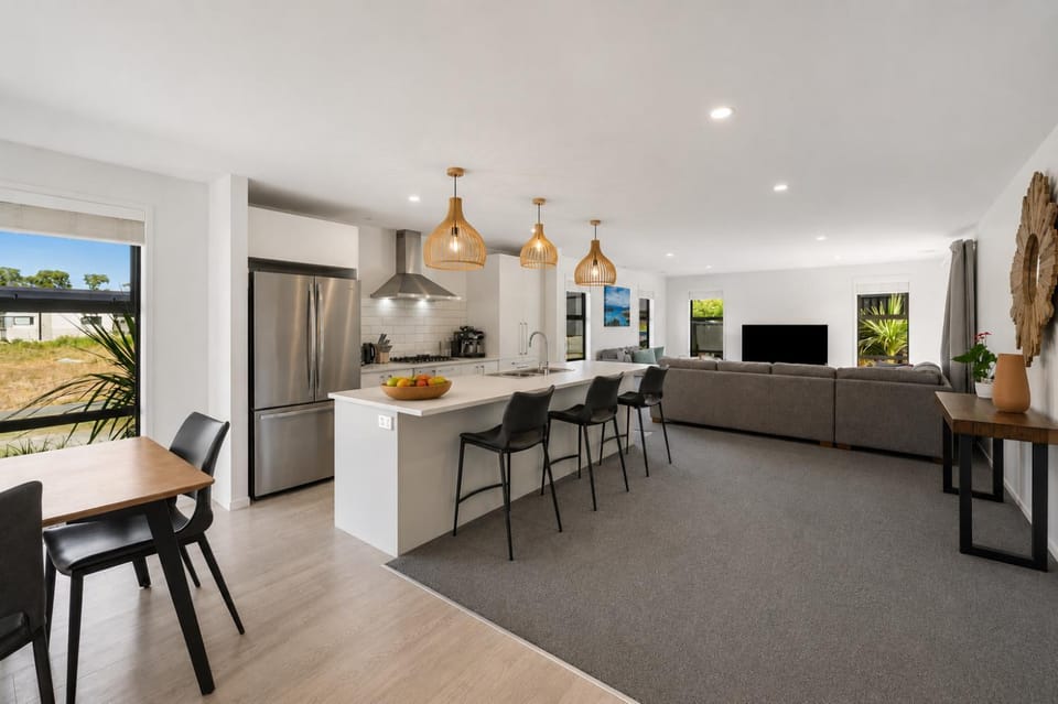 Living room, Dining area, kitchen