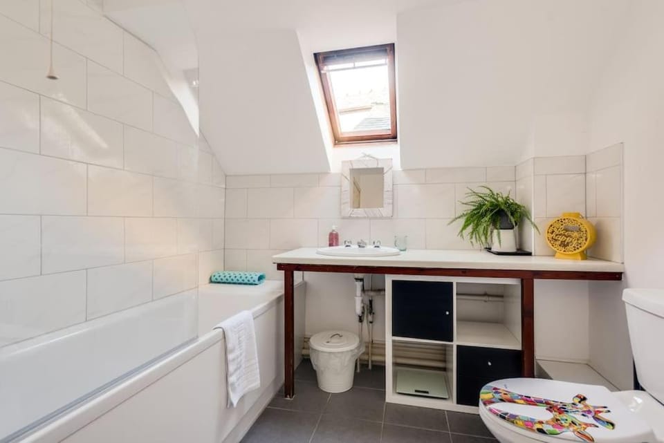 Toilet, Bathroom, Bath