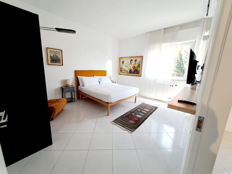 Bed, Bedroom, air conditioner