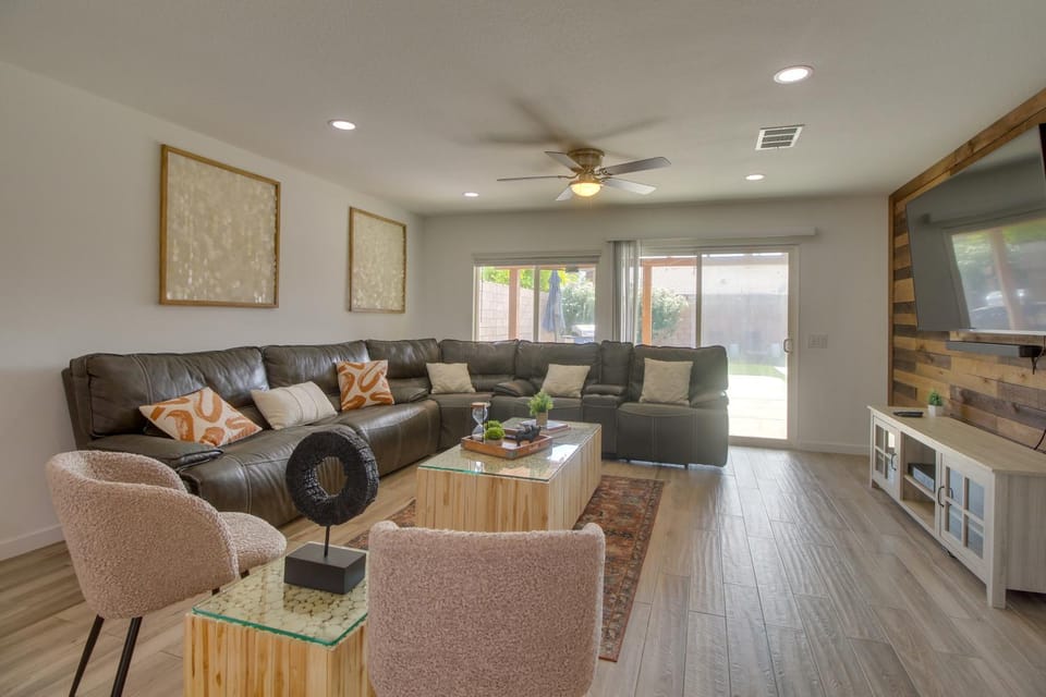 Game Room, Hot Tub & Gas Grill: Chic Indio Oasis! House in Indio