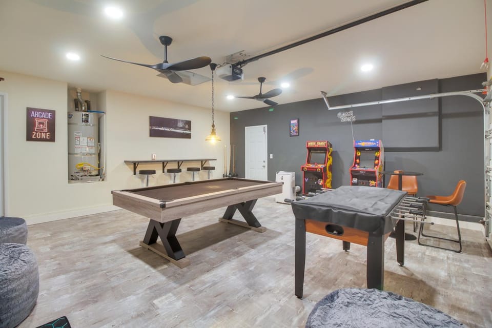 Game Room, Hot Tub & Gas Grill: Chic Indio Oasis! House in Indio