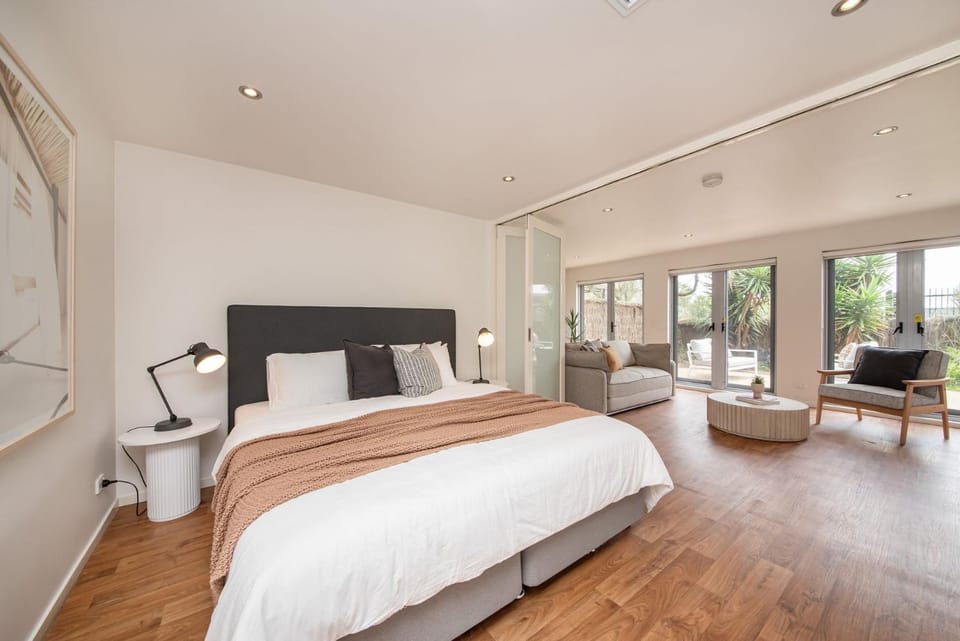 Living room, Bedroom