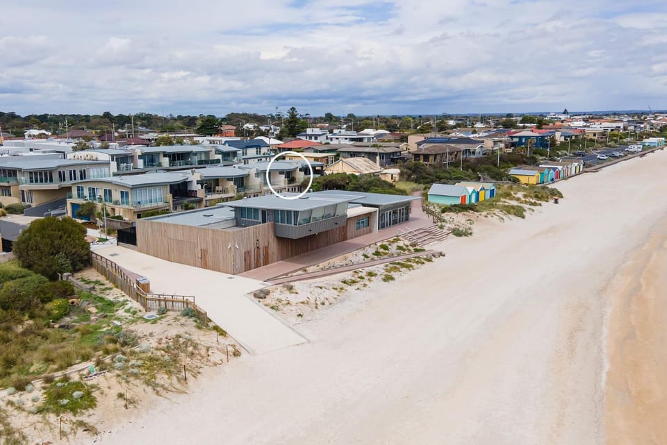 Neighbourhood, Bird's eye view, Beach, Location