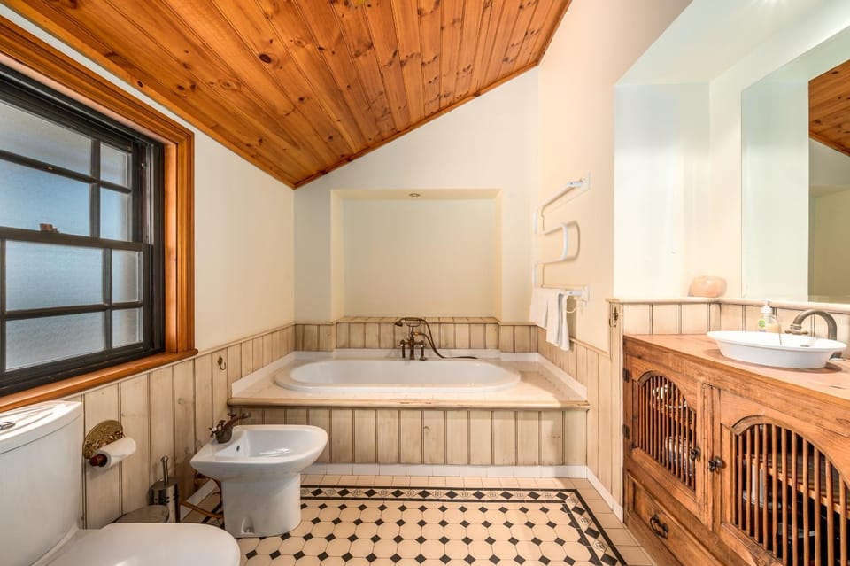 Toilet, Bathroom, Bath, towels