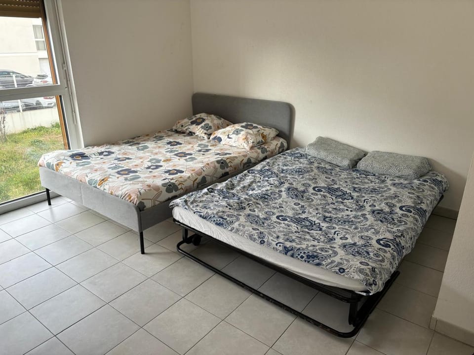 Charmant duplex à Montpellier pour 4 personnes, wifi, parking et tramway Apartment in Lattes