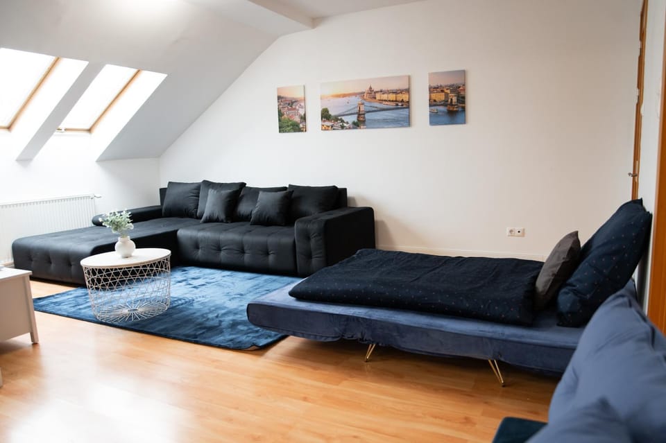 Balcony Dohany Street Apartment Apartment in Budapest
