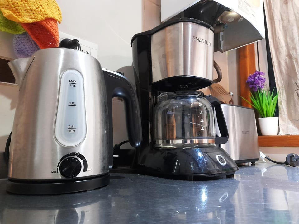 Coffee/tea facilities, kitchen