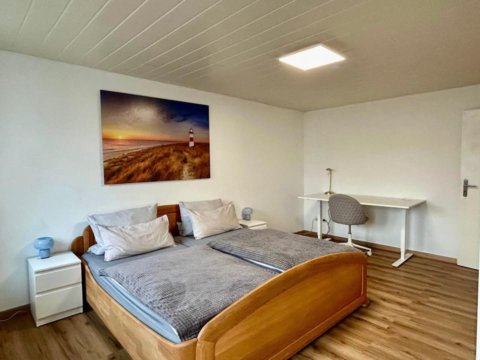 Bed, Seating area, Bedroom