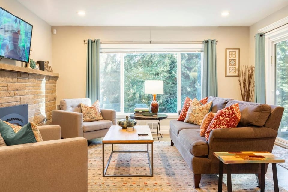 TV and multimedia, Living room, Seating area