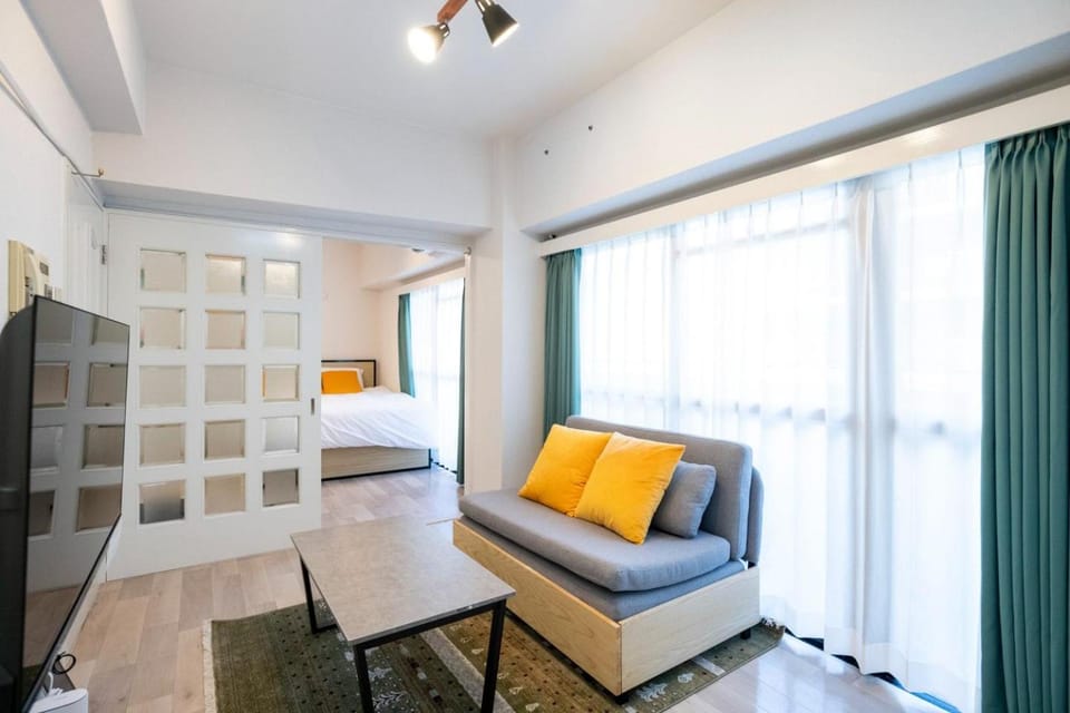 TV and multimedia, Seating area, Bedroom