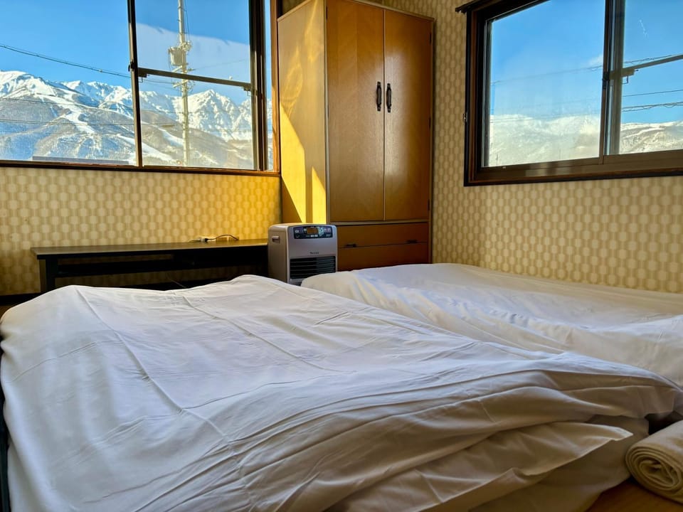 Photo of the whole room, Bedroom