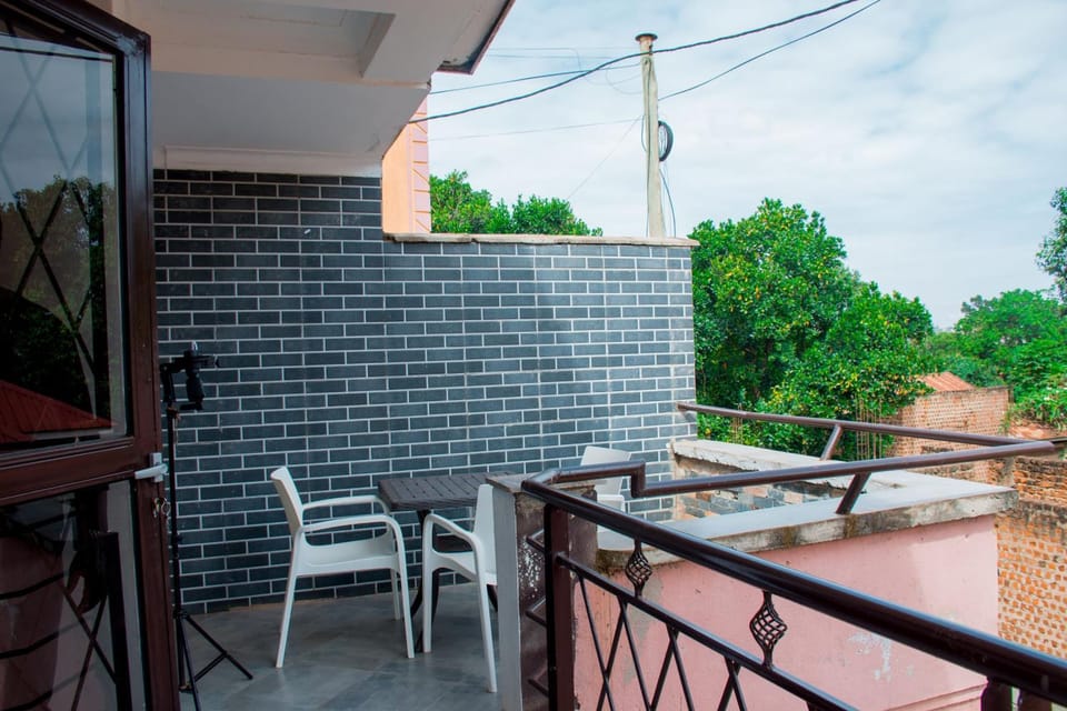 Sanctuary -Couple Court Apartment in Kampala