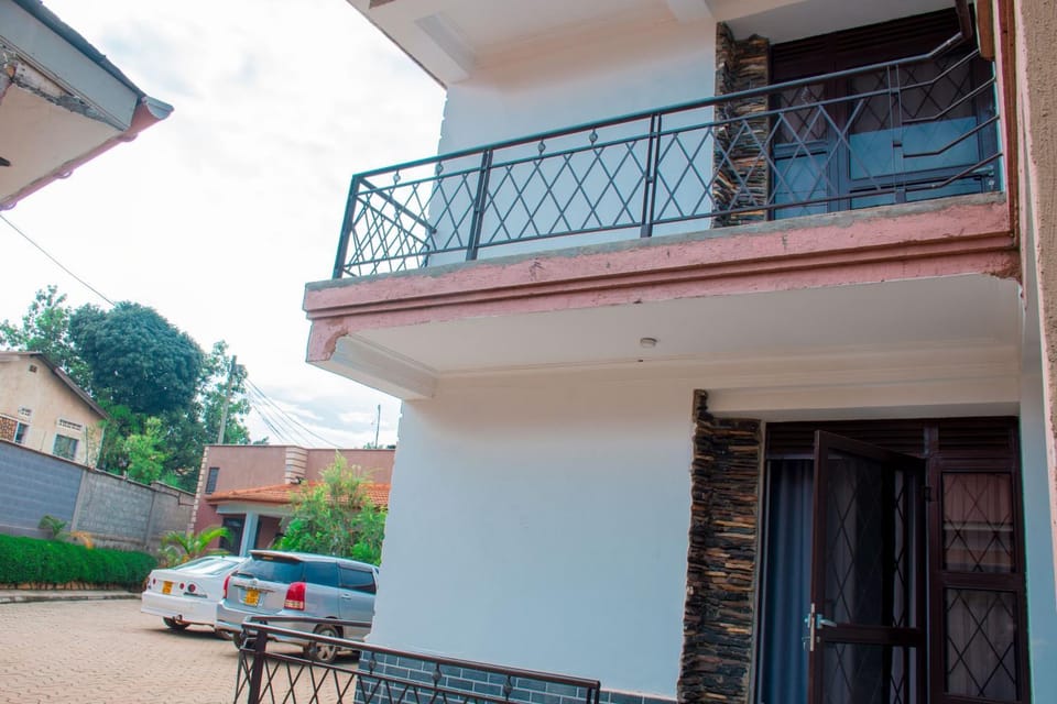 Sanctuary -Couple Court Apartment in Kampala