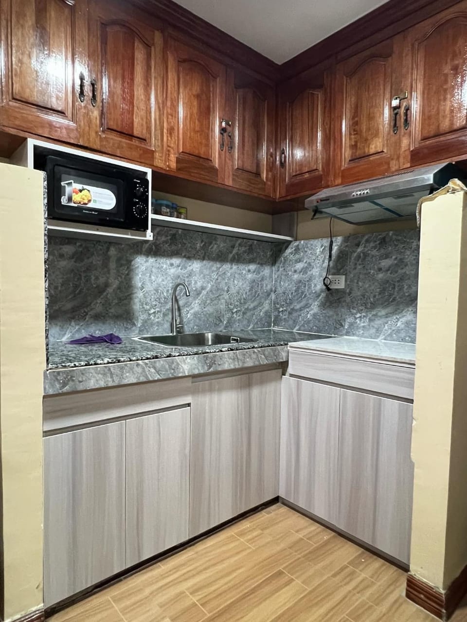 Kitchen or kitchenette