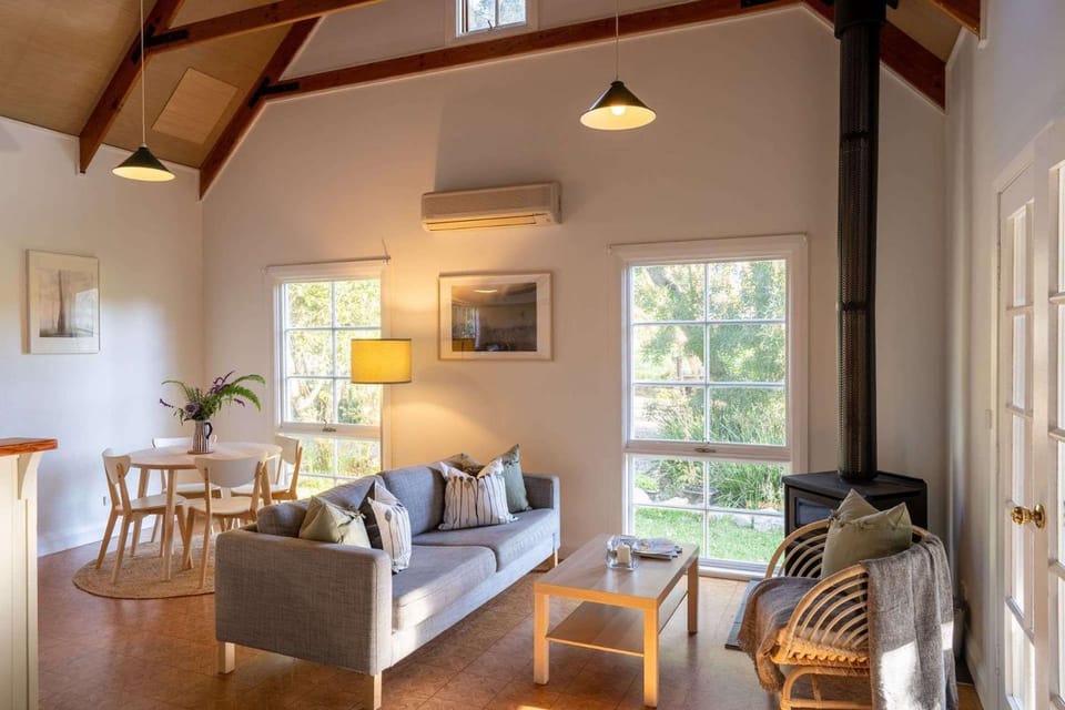 KV Cottage, Kangaroo Valley House in Barrengarry