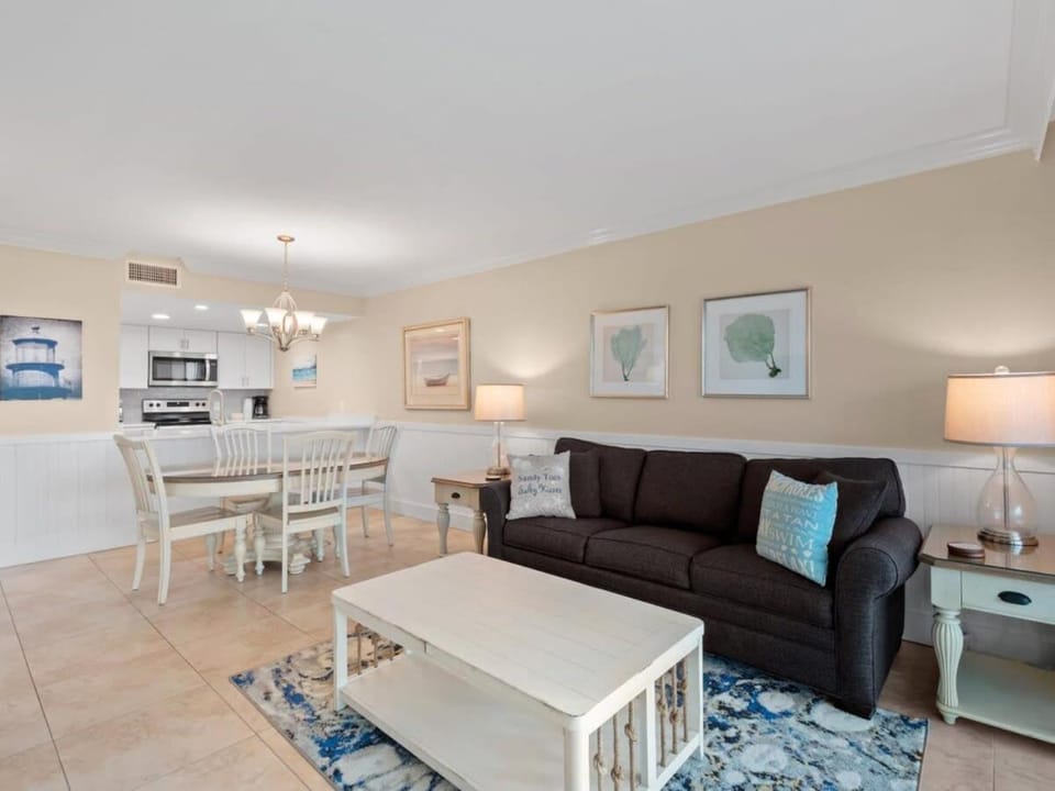 Beach Villa 2426- Captiva One Bedroom Deluxe Beachfront Residence House in Sanibel Island