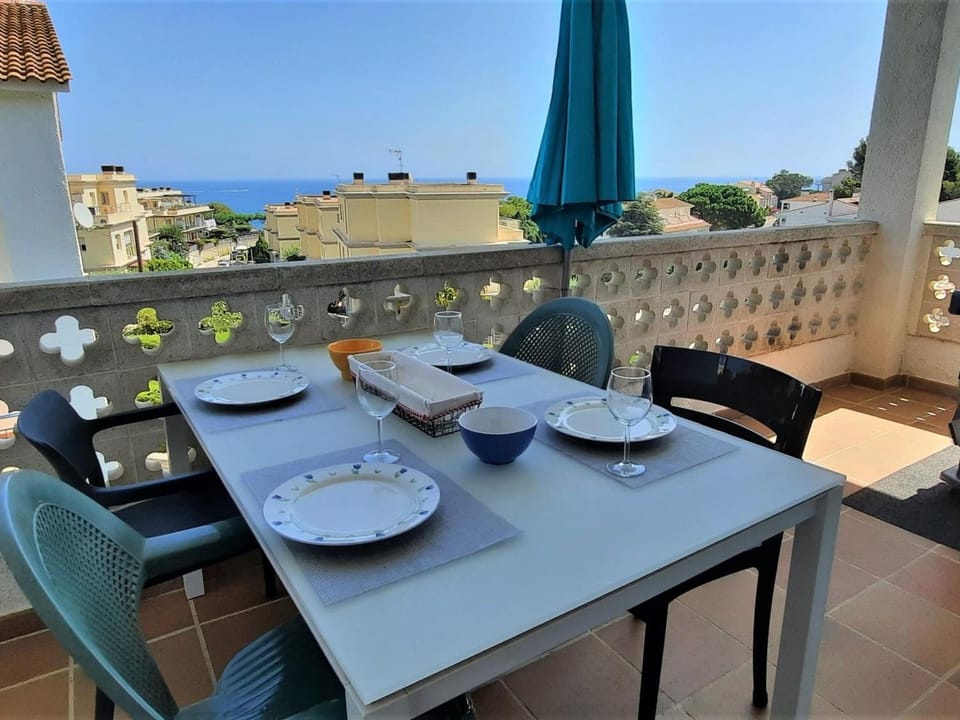 Apartamento en Llançà con piscina privada, WiFi, aparcamiento y se aceptan mascotas - ES-170-60 Apartment in Alt Empordà