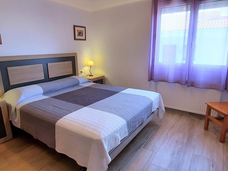 Apartamento en Llançà con piscina privada, WiFi, aparcamiento y se aceptan mascotas - ES-170-60 Apartment in Alt Empordà