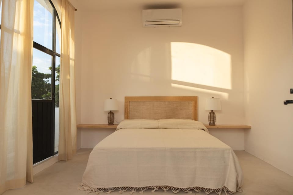 Bed, Photo of the whole room, Bedroom, air conditioner