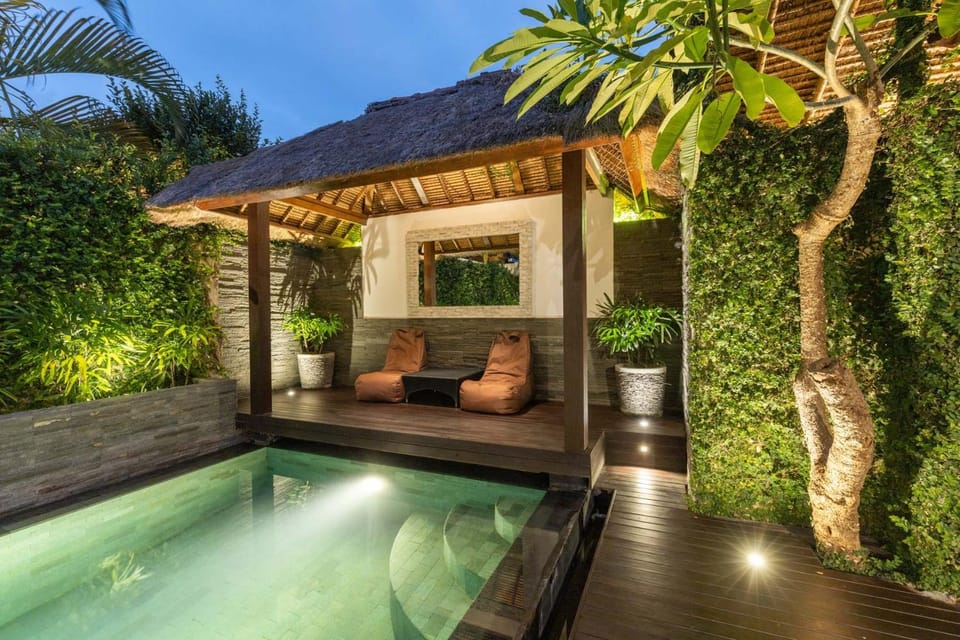 Night, Garden view, Pool view, Swimming pool
