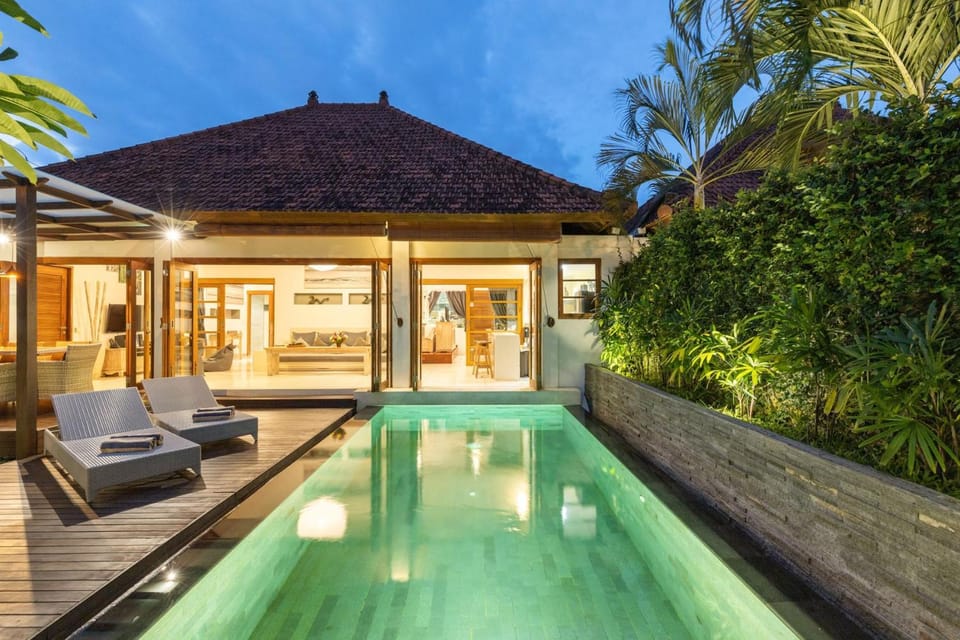 Patio, Night, Garden, Garden view, Pool view, Swimming pool, Swimming pool, sunbed