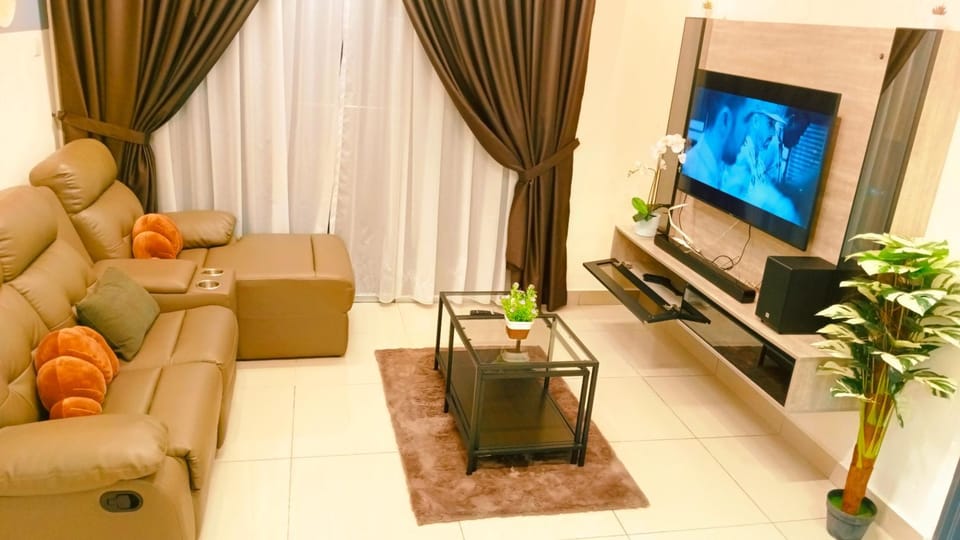 Kulai d'putra suites beside ioiMall near Airport and JPO Apartment in Johor