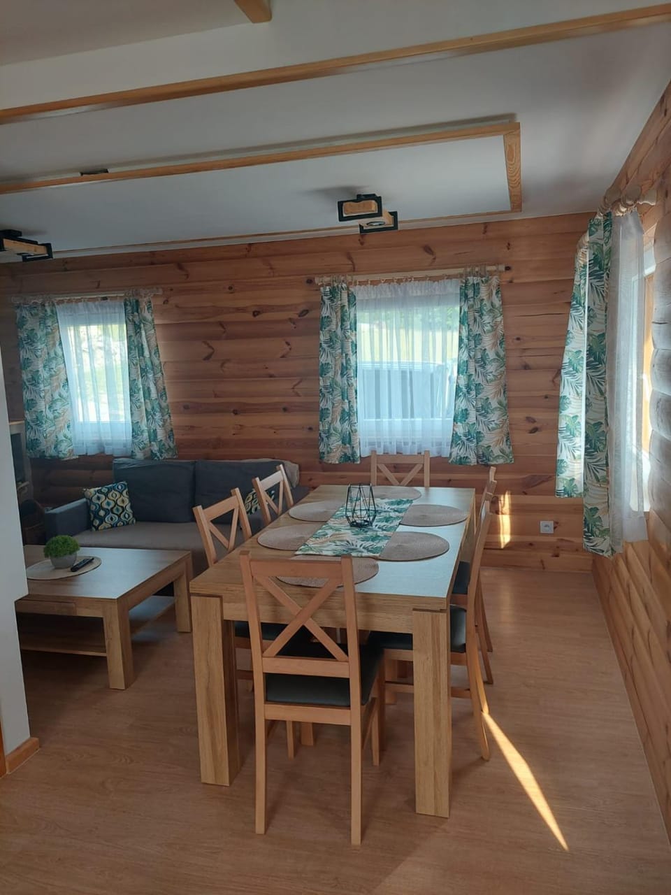 Communal lounge/ TV room, Living room, Dining area