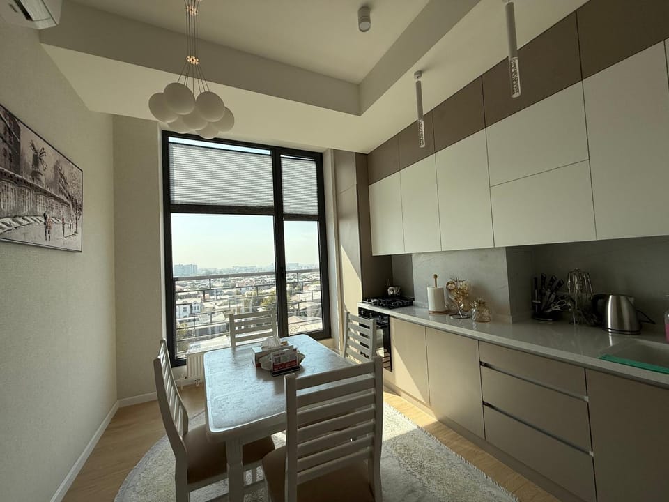 Шахристон, Телевышка Apartment in Europe