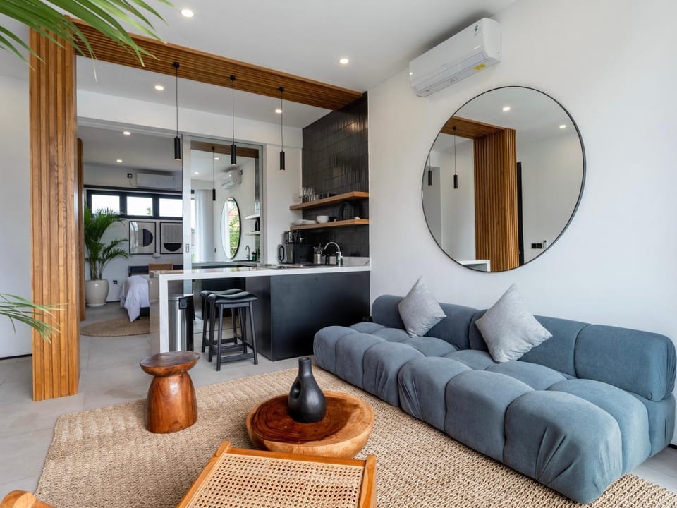 Kitchen or kitchenette, Living room, Seating area, Dining area