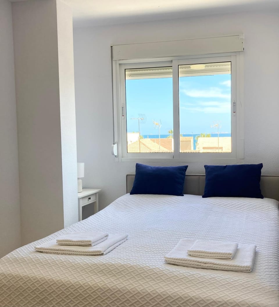 Bed, Bedroom, Sea view