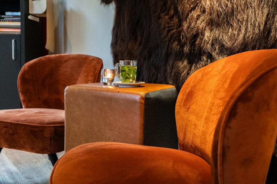 Lounge or bar