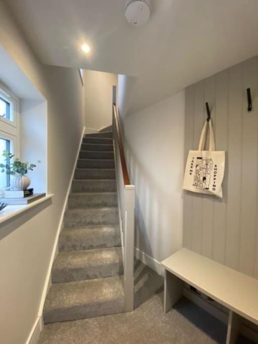 New modern studio apartment near to City Centre Apartment in Salisbury