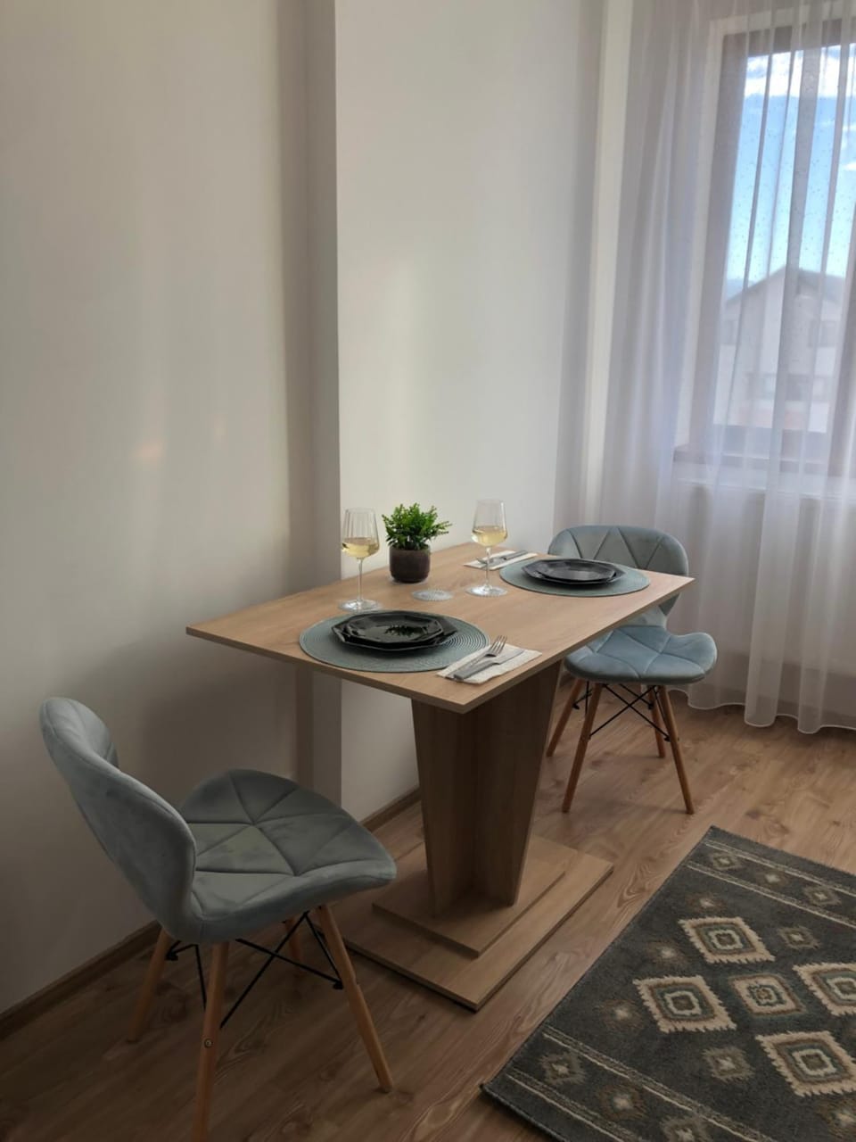 Seating area, Dining area