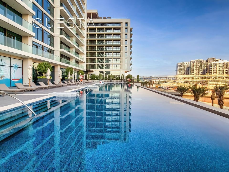 Property building, Day, City view, sunbed