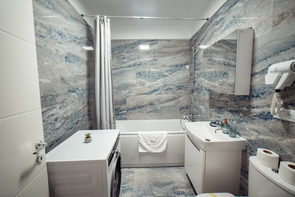 Shower, Bathroom, towels