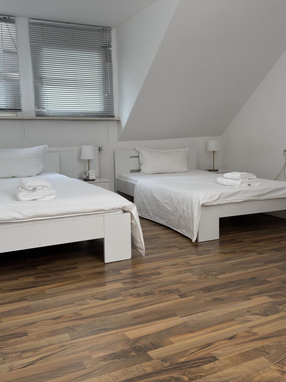 Bed, Photo of the whole room, Bedroom, towels