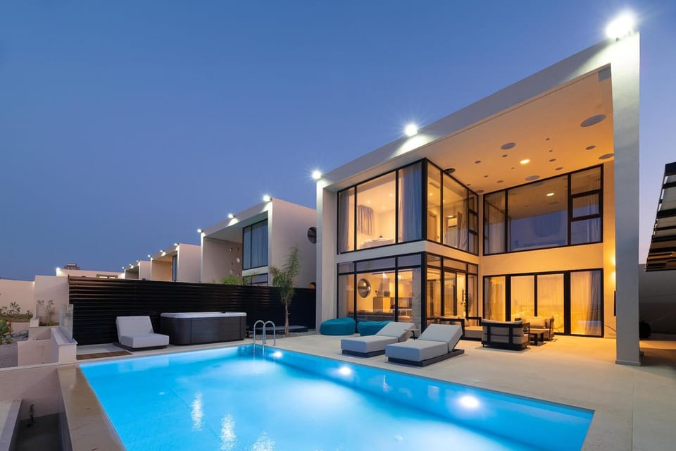 Property building, Natural landscape, Seating area