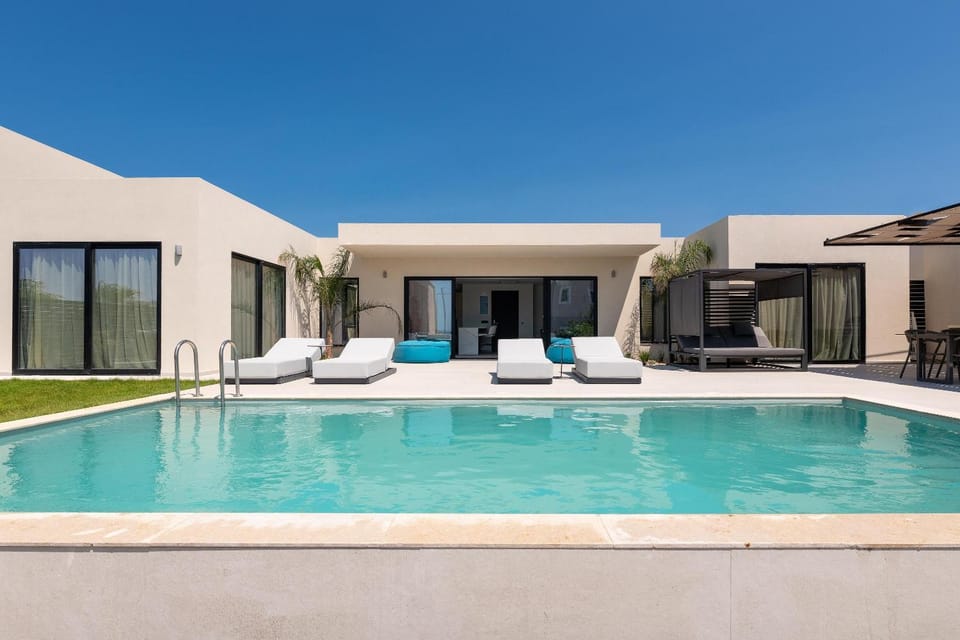 Patio, Seating area, Swimming pool