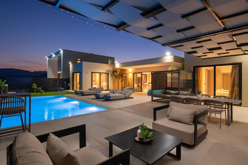 Property building, Patio, Seating area